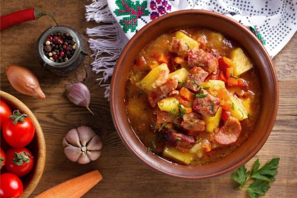 Класичний угорський бограч: рецепт приготування і корисні поради