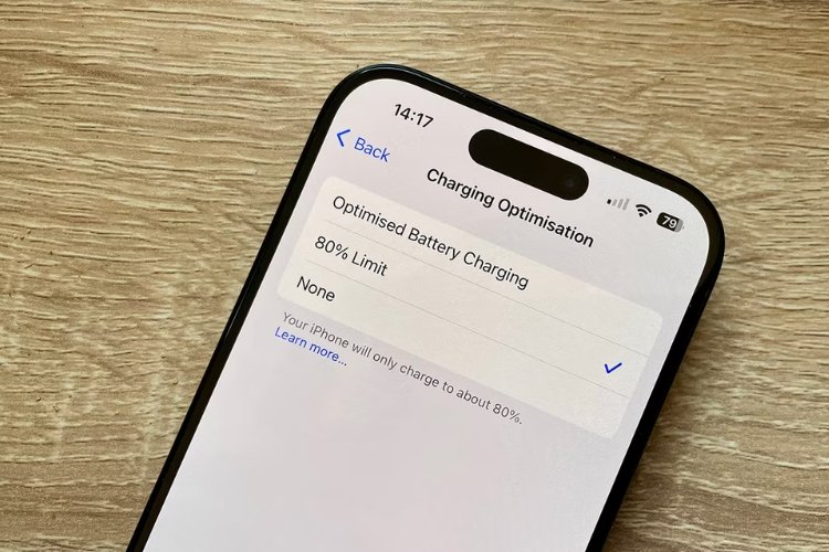 Оптимізована зарядка на iPhone 15: як активувати та використовувати