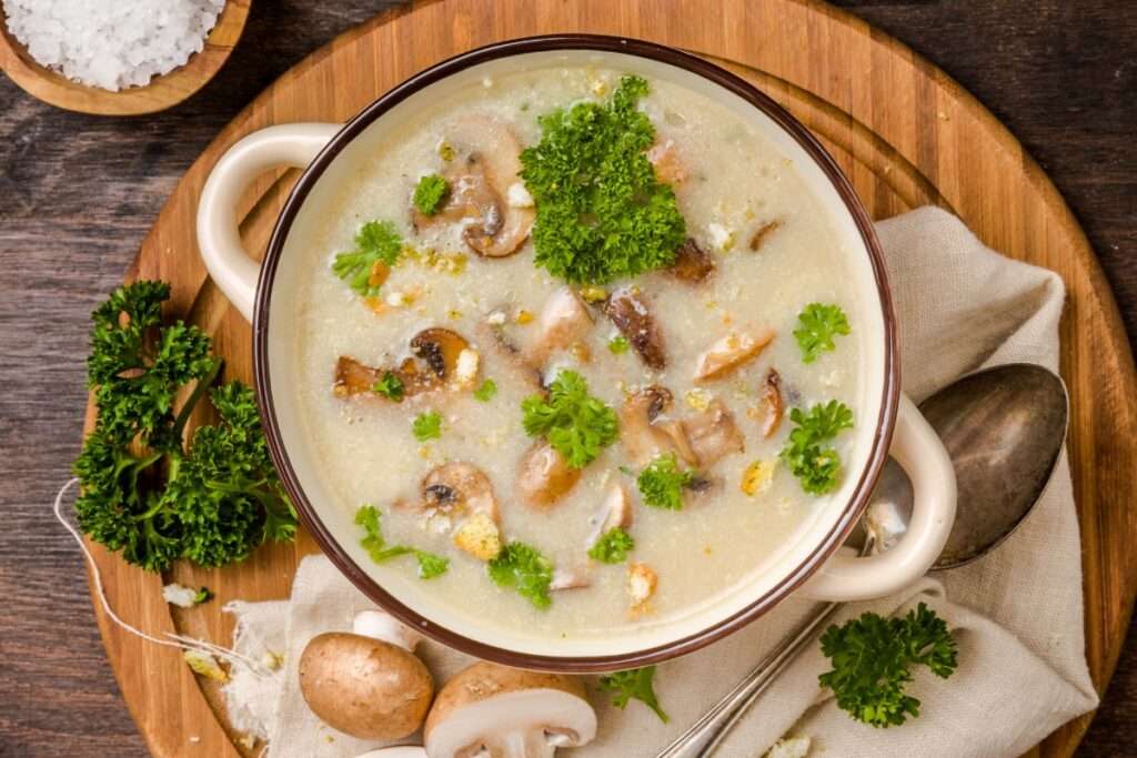 Смачна грибна юшка з печериць: карпатський рецепт