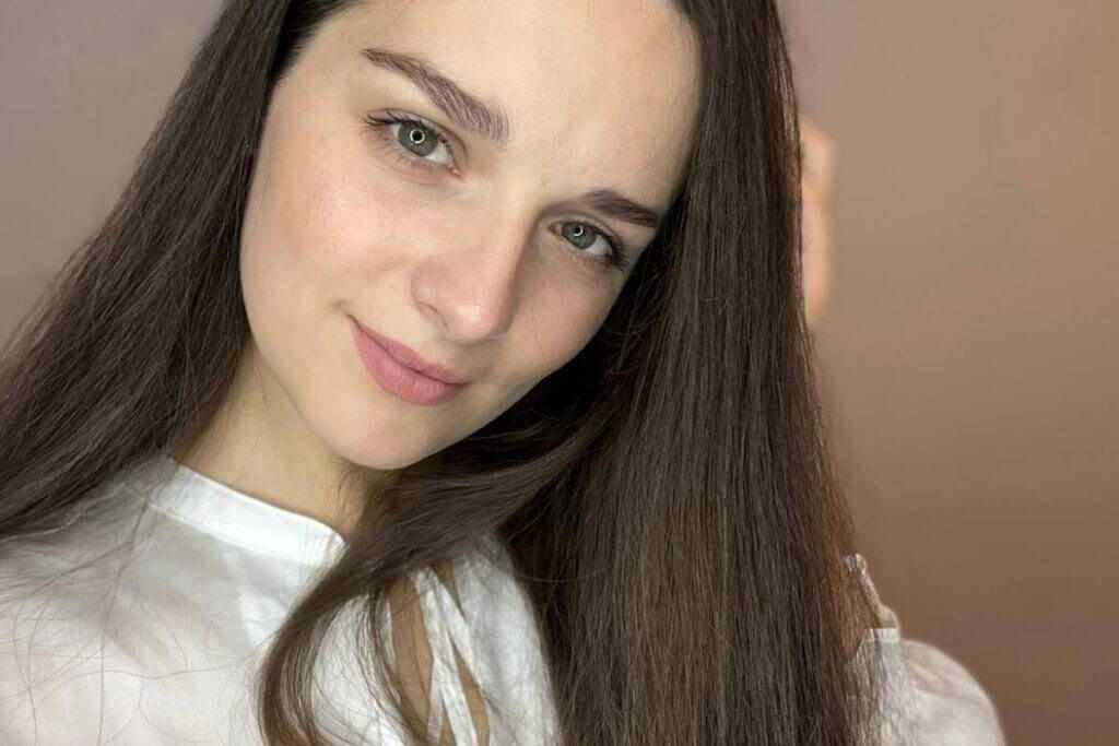 І насмішити, і розчулити: як гумор і поезія «Баби Віти» збирають тисячі переглядів у соцмережах І насмішити, і розчулити: як гумор і поезія «Баби Віти» збирають тисячі переглядів у соцмережах