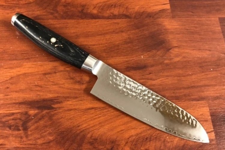 Секрети гостроти ножа Yaxell Сантоку серії Ketu, або Як готувати на рівні шеф-кухаря Секрети гостроти ножа Yaxell Сантоку серії Ketu, або Як готувати на рівні шеф-кухаря