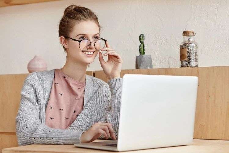 Захист очей у цифрову епоху – окуляри для роботи за комп’ютером Захист очей у цифрову епоху – окуляри для роботи за комп’ютером